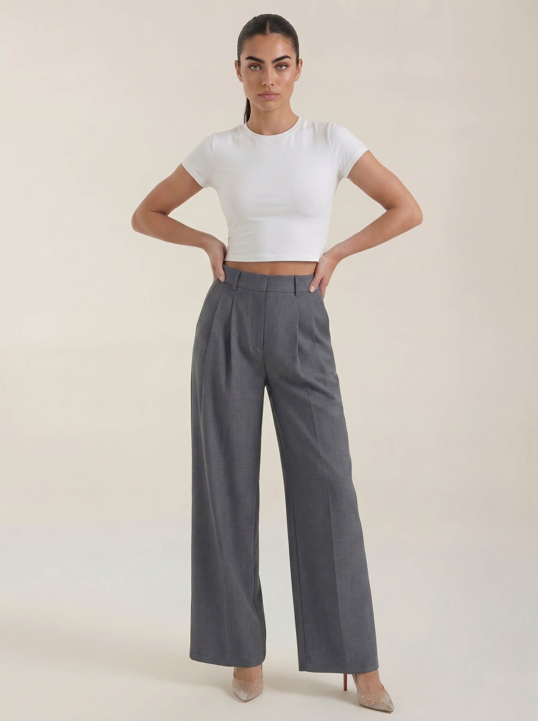 Pleated high-rise wide-leg pants in gray, front pleats and wide straight leg opening